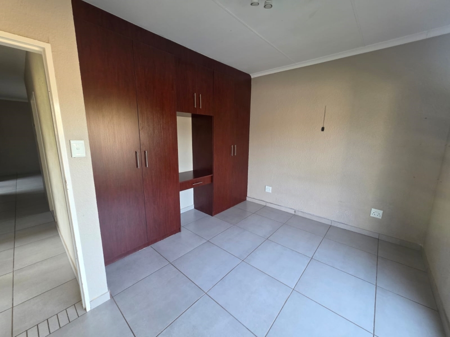 To Let 3 Bedroom Property for Rent in Kaalplaats Gauteng