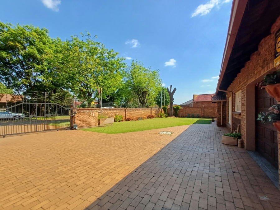 4 Bedroom Property for Sale in Dersley Gauteng
