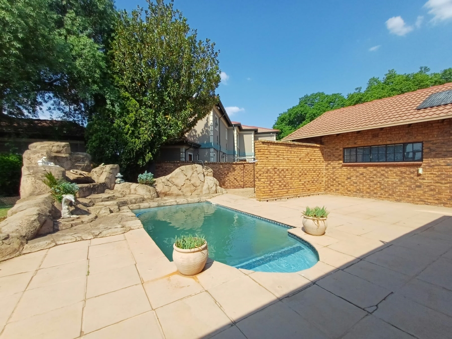 4 Bedroom Property for Sale in Dersley Gauteng