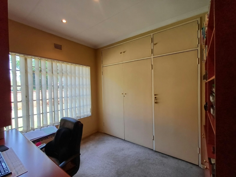 4 Bedroom Property for Sale in Dersley Gauteng