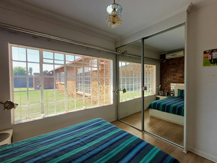 4 Bedroom Property for Sale in Dersley Gauteng