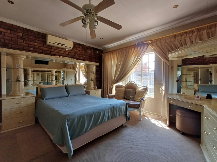 4 Bedroom Property for Sale in Dersley Gauteng
