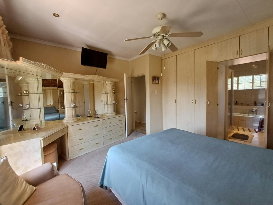 4 Bedroom Property for Sale in Dersley Gauteng