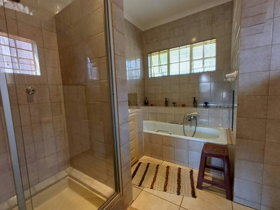 4 Bedroom Property for Sale in Dersley Gauteng