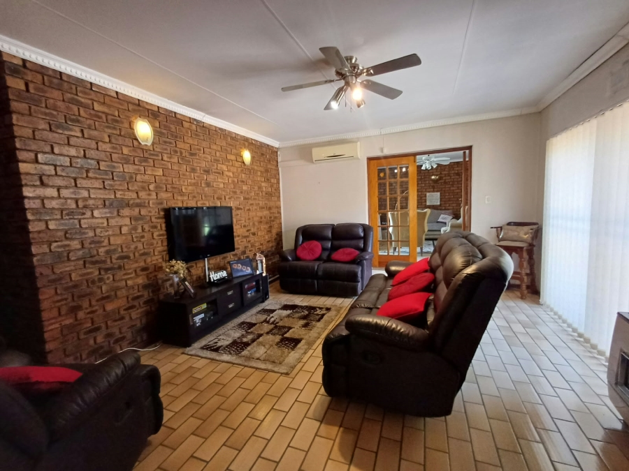 4 Bedroom Property for Sale in Dersley Gauteng