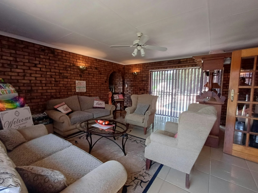 4 Bedroom Property for Sale in Dersley Gauteng