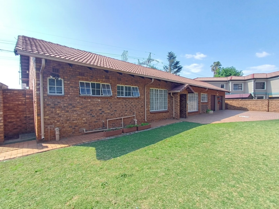 4 Bedroom Property for Sale in Dersley Gauteng
