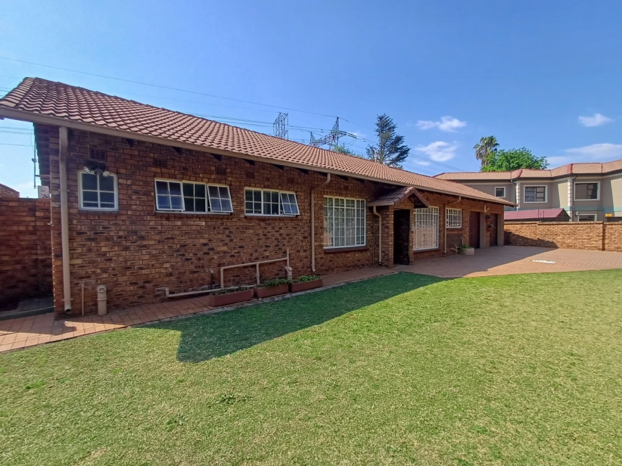 4 Bedroom Property for Sale in Dersley Gauteng