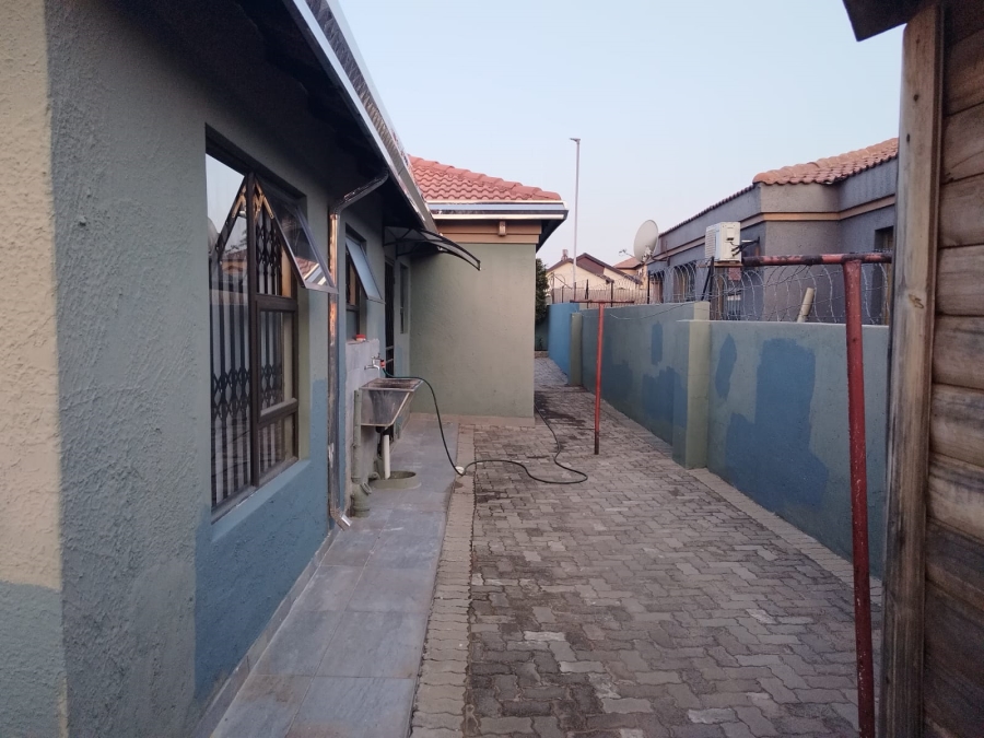3 Bedroom Property for Sale in Birch Acres Gauteng