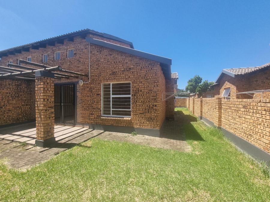 2 Bedroom Property for Sale in Honeydew Gauteng