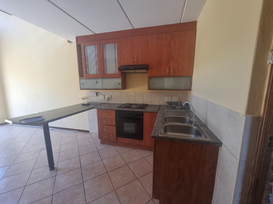 2 Bedroom Property for Sale in Honeydew Gauteng