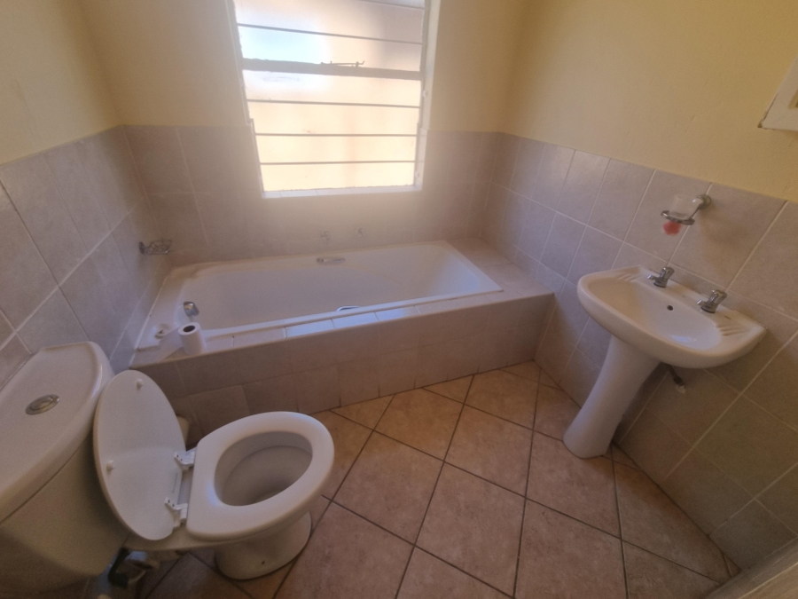2 Bedroom Property for Sale in Honeydew Gauteng