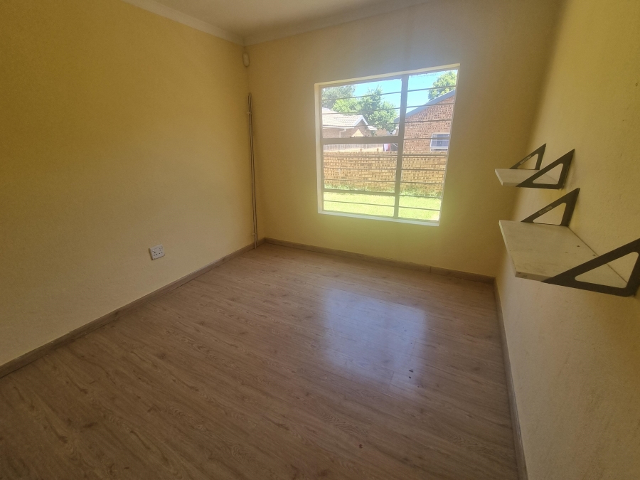2 Bedroom Property for Sale in Honeydew Gauteng