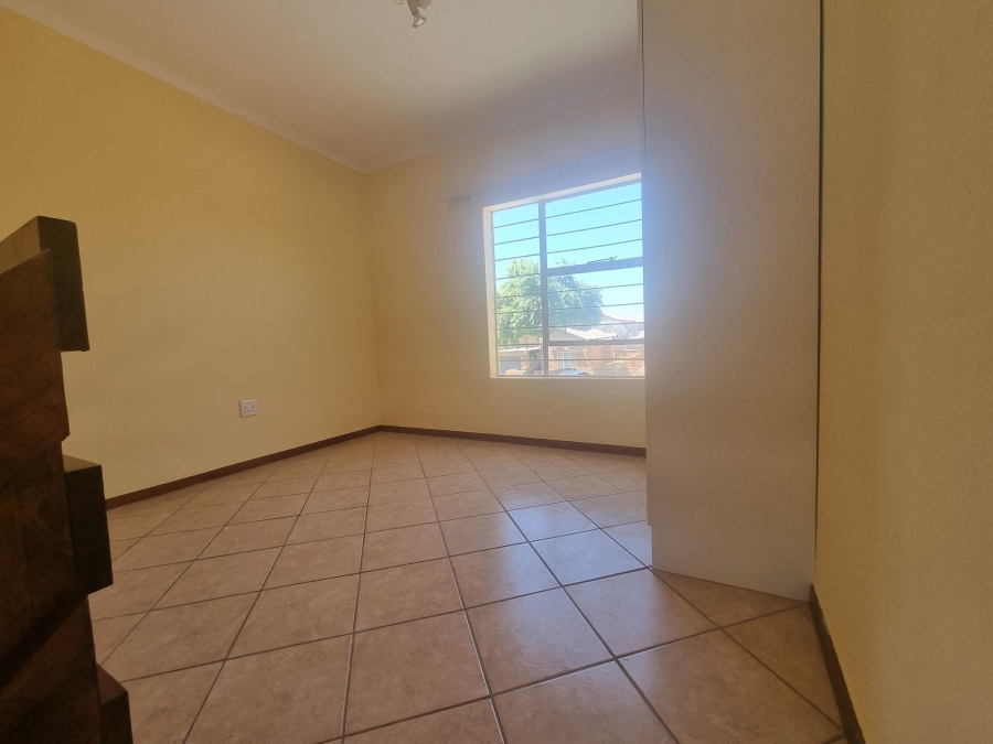 2 Bedroom Property for Sale in Honeydew Gauteng