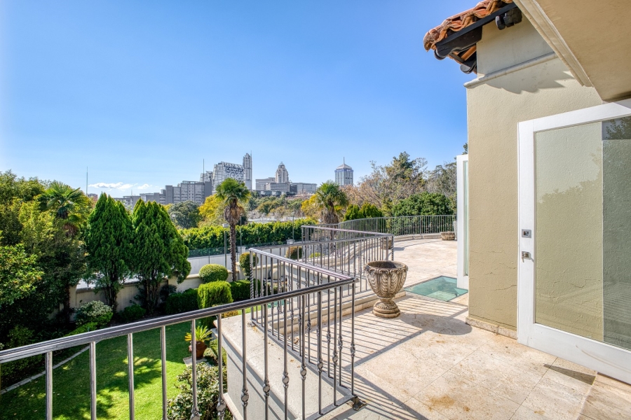 5 Bedroom Property for Sale in Sandhurst Gauteng