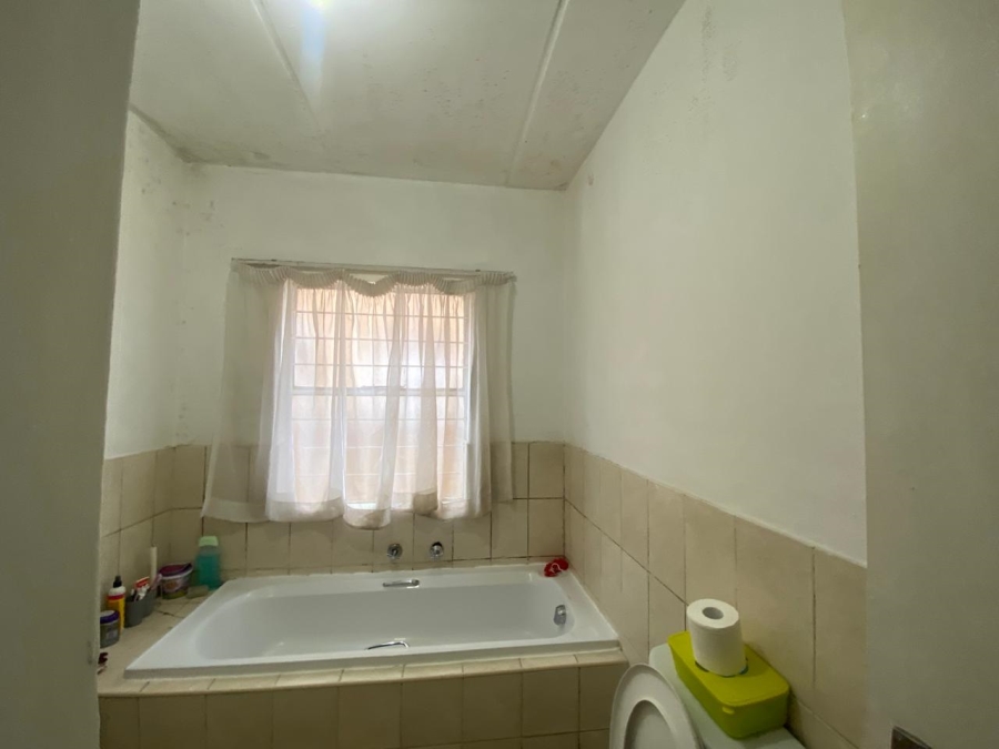 2 Bedroom Property for Sale in Honeypark Gauteng