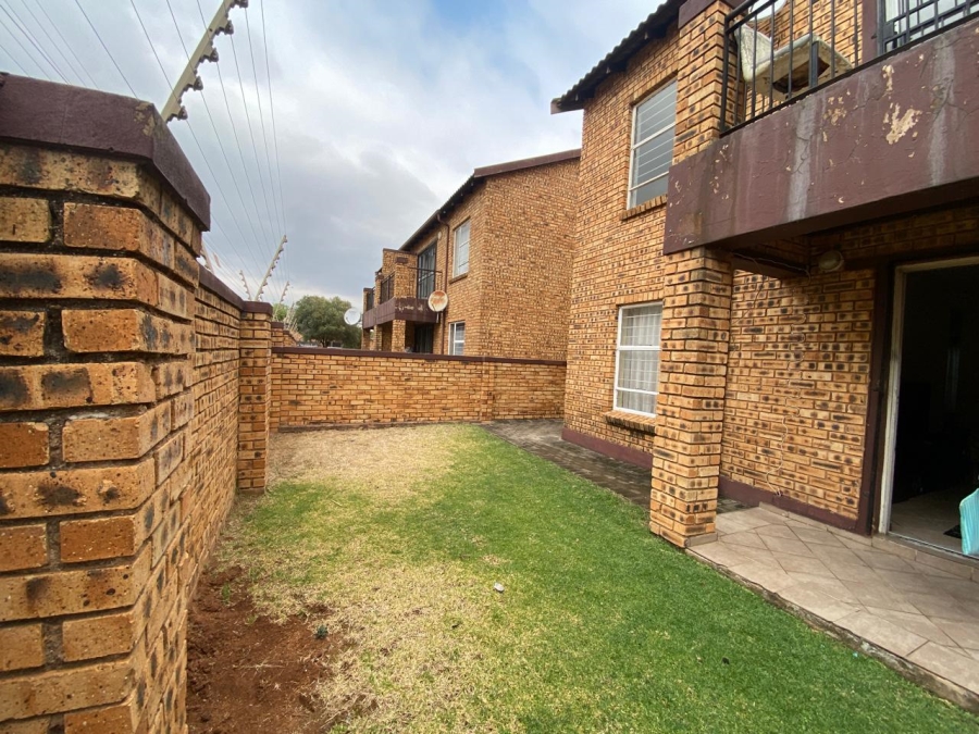 2 Bedroom Property for Sale in Honeypark Gauteng