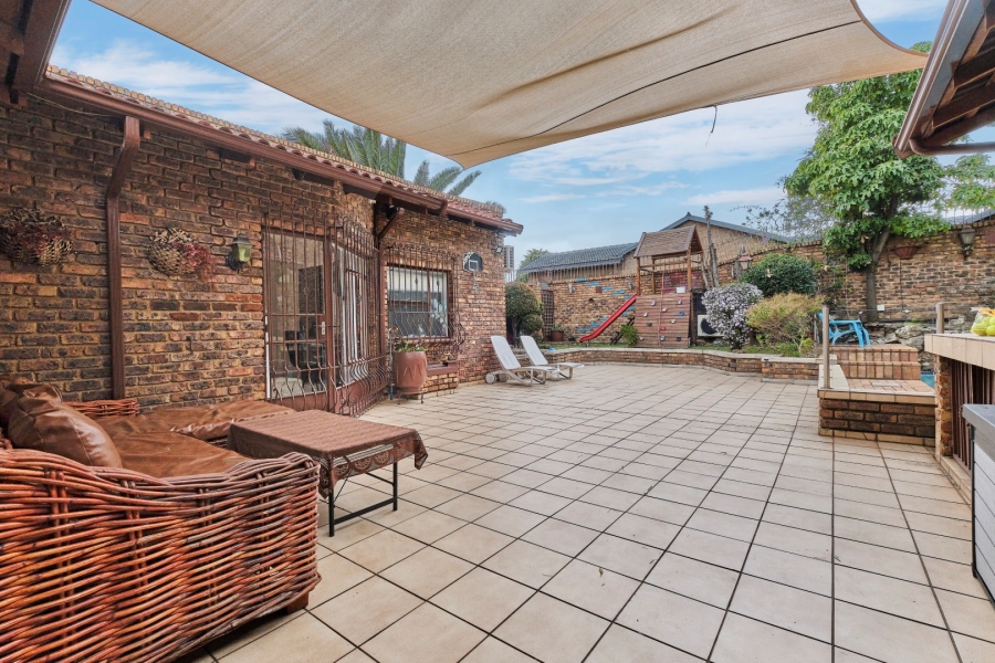 3 Bedroom Property for Sale in Morningside Manor Gauteng