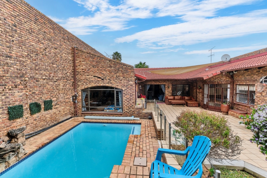 3 Bedroom Property for Sale in Morningside Manor Gauteng