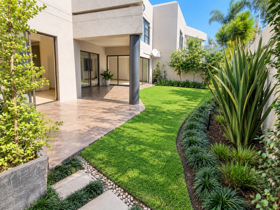 To Let 2 Bedroom Property for Rent in Benmore Gardens Gauteng