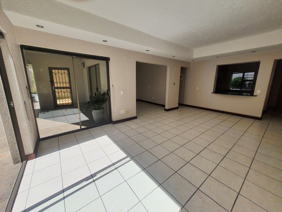 To Let 2 Bedroom Property for Rent in Benmore Gardens Gauteng