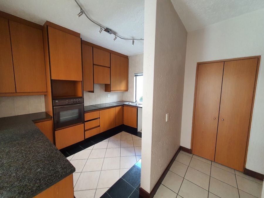 To Let 2 Bedroom Property for Rent in Benmore Gardens Gauteng