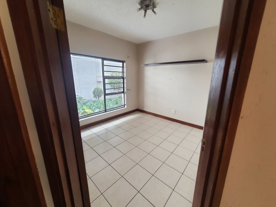 To Let 2 Bedroom Property for Rent in Benmore Gardens Gauteng