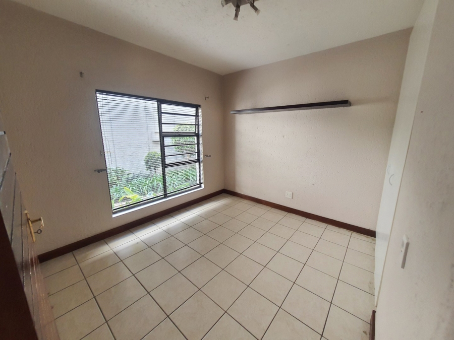 To Let 2 Bedroom Property for Rent in Benmore Gardens Gauteng