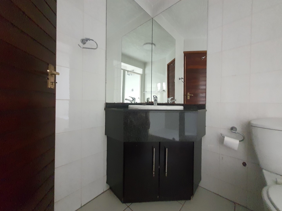 To Let 2 Bedroom Property for Rent in Benmore Gardens Gauteng