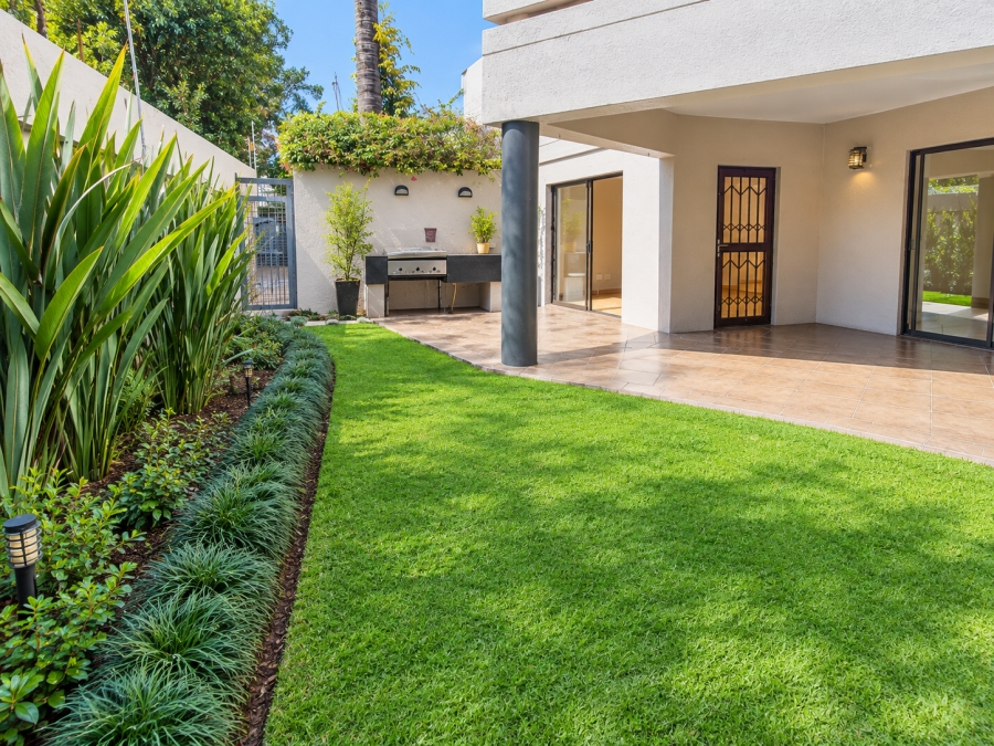 To Let 2 Bedroom Property for Rent in Benmore Gardens Gauteng