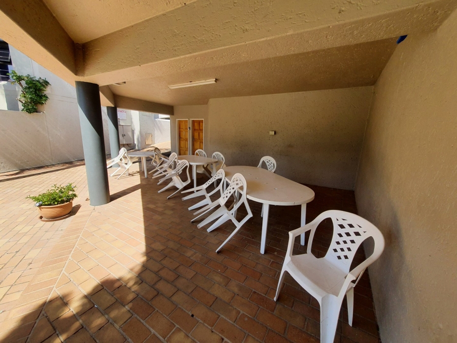 To Let 2 Bedroom Property for Rent in Benmore Gardens Gauteng