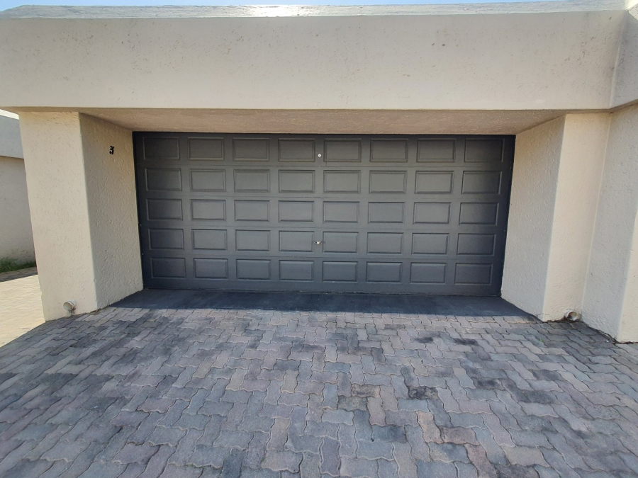 To Let 2 Bedroom Property for Rent in Benmore Gardens Gauteng