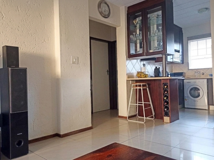 2 Bedroom Property for Sale in Rembrandt Park Gauteng