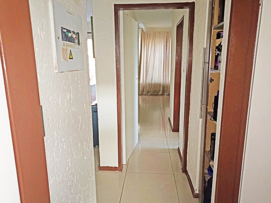 2 Bedroom Property for Sale in Rembrandt Park Gauteng