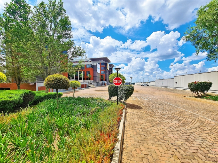 To Let Commercial Property for Rent in Constantia Kloof Gauteng