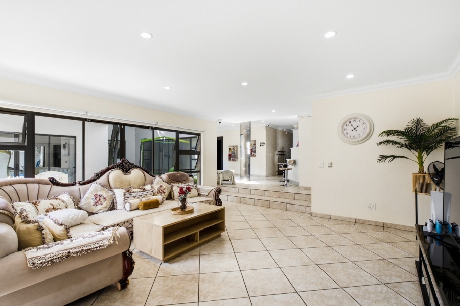 5 Bedroom Property for Sale in Dainfern Golf Estate Gauteng