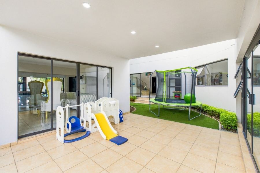 5 Bedroom Property for Sale in Dainfern Golf Estate Gauteng