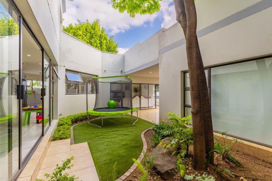5 Bedroom Property for Sale in Dainfern Golf Estate Gauteng