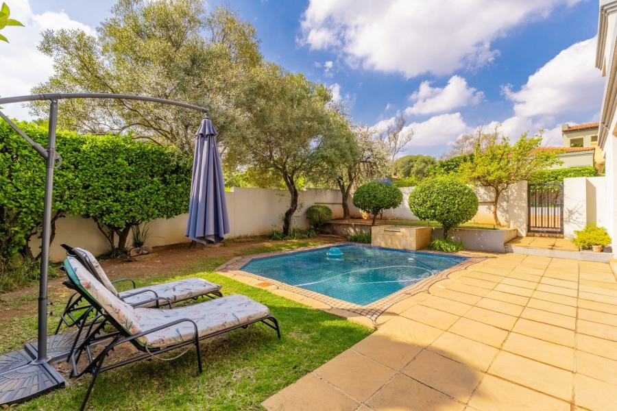 5 Bedroom Property for Sale in Dainfern Golf Estate Gauteng