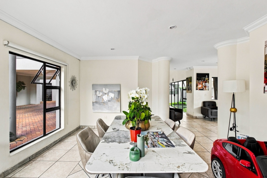 5 Bedroom Property for Sale in Dainfern Golf Estate Gauteng