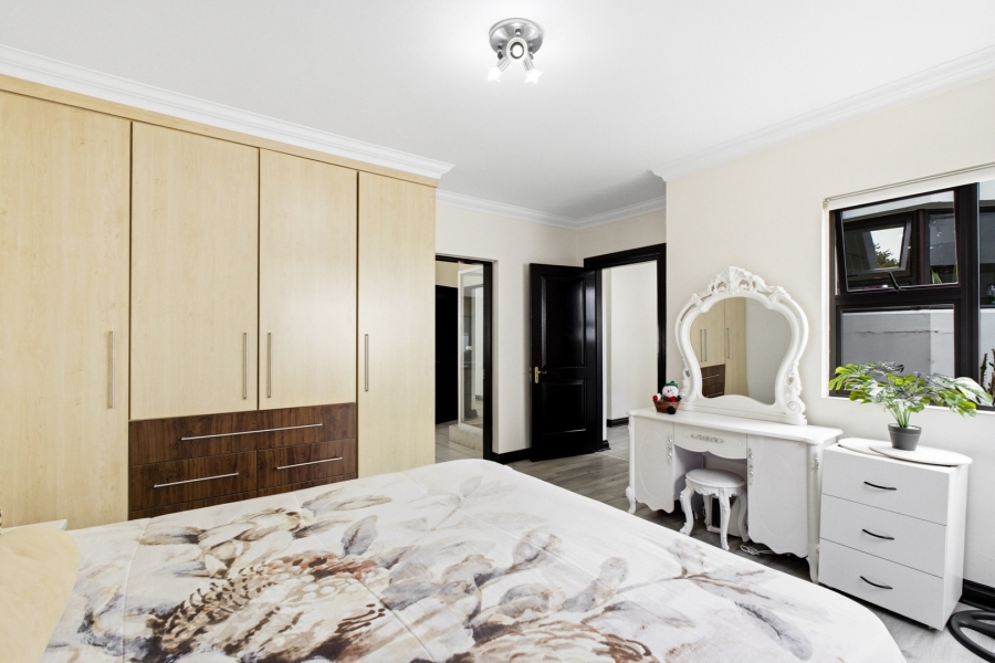 5 Bedroom Property for Sale in Dainfern Golf Estate Gauteng