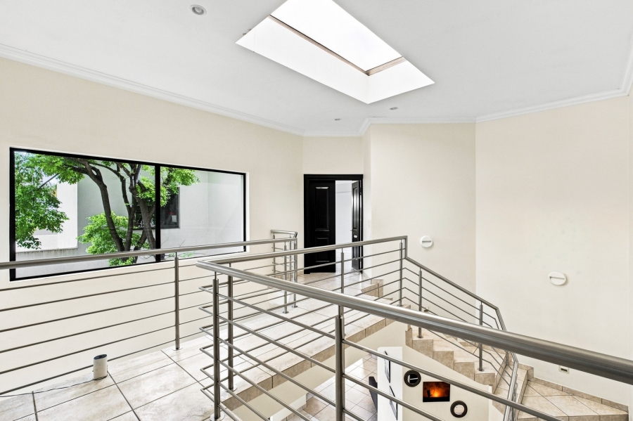 5 Bedroom Property for Sale in Dainfern Golf Estate Gauteng