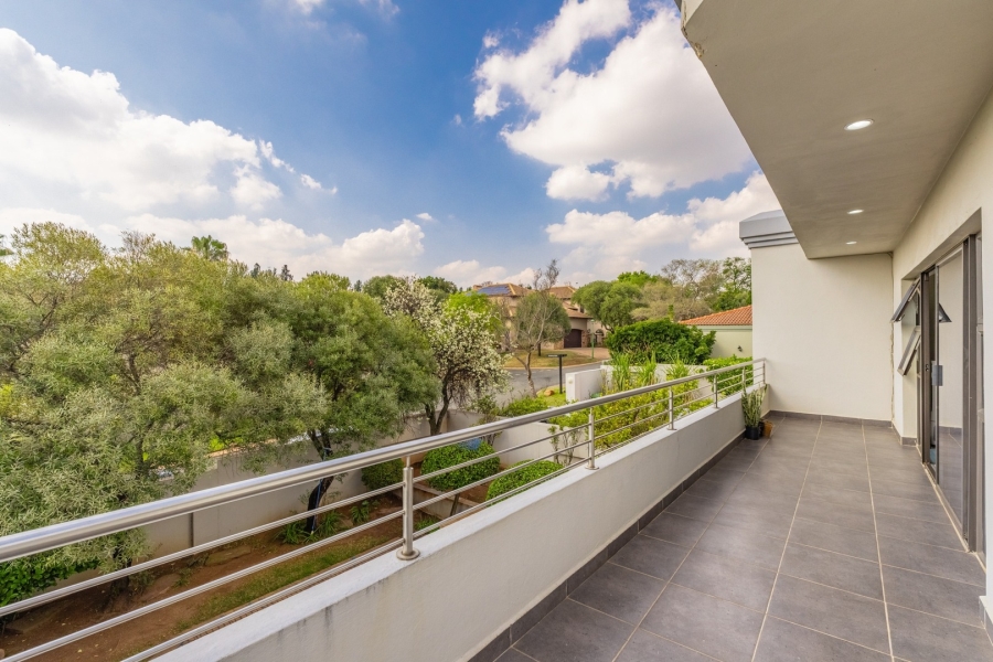 5 Bedroom Property for Sale in Dainfern Golf Estate Gauteng