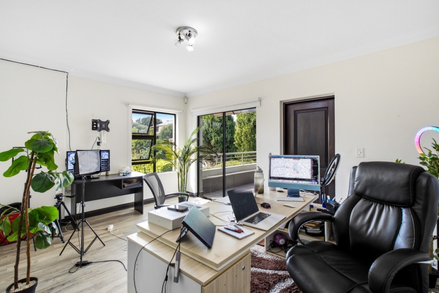 5 Bedroom Property for Sale in Dainfern Golf Estate Gauteng
