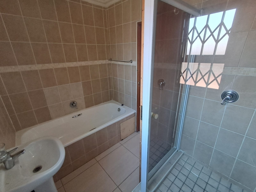2 Bedroom Property for Sale in Kyalami Gauteng