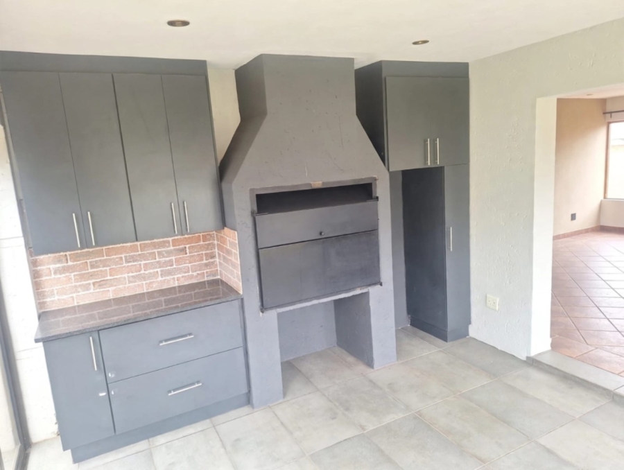 3 Bedroom Property for Sale in Moreleta Park Gauteng