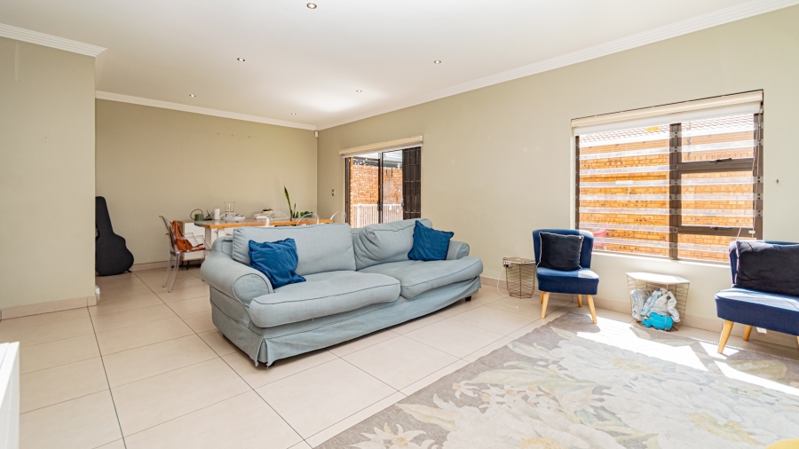 To Let 3 Bedroom Property for Rent in New Redruth Gauteng