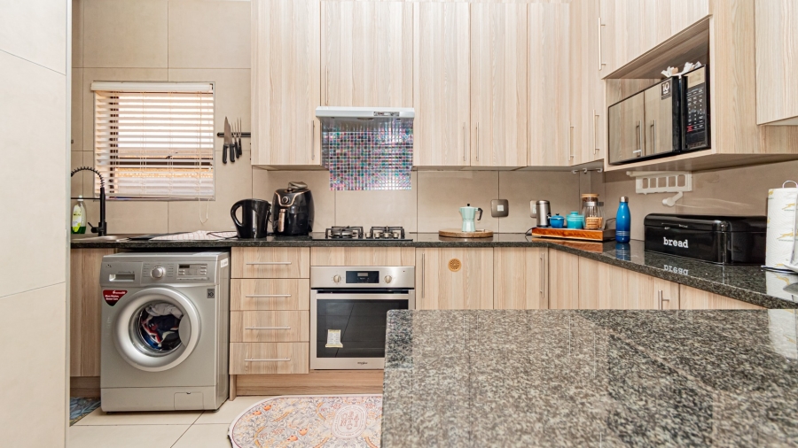 To Let 3 Bedroom Property for Rent in New Redruth Gauteng