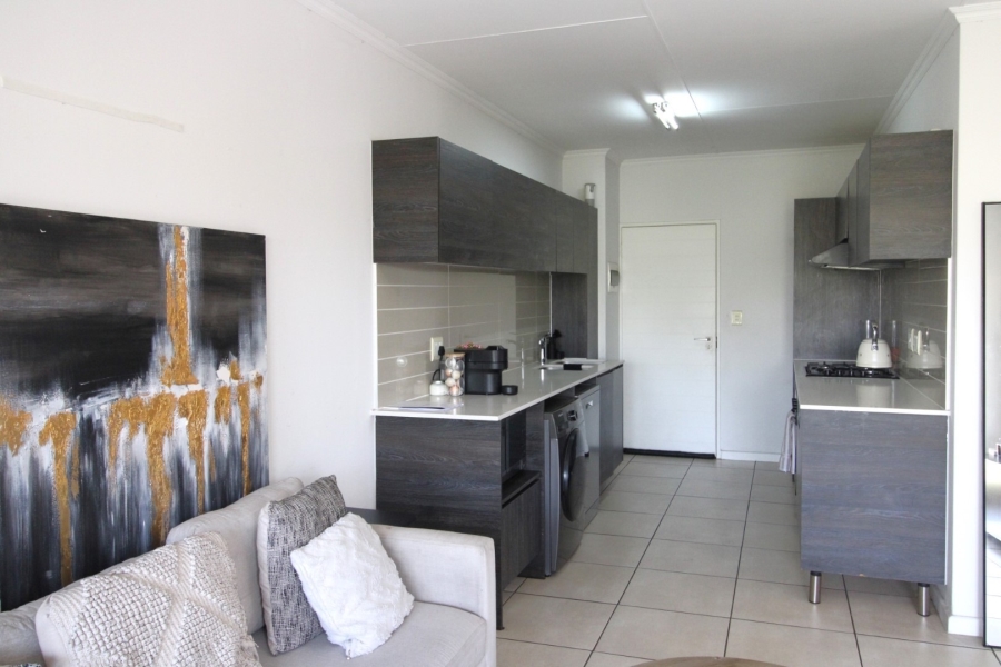 To Let 1 Bedroom Property for Rent in Olivedale Gauteng