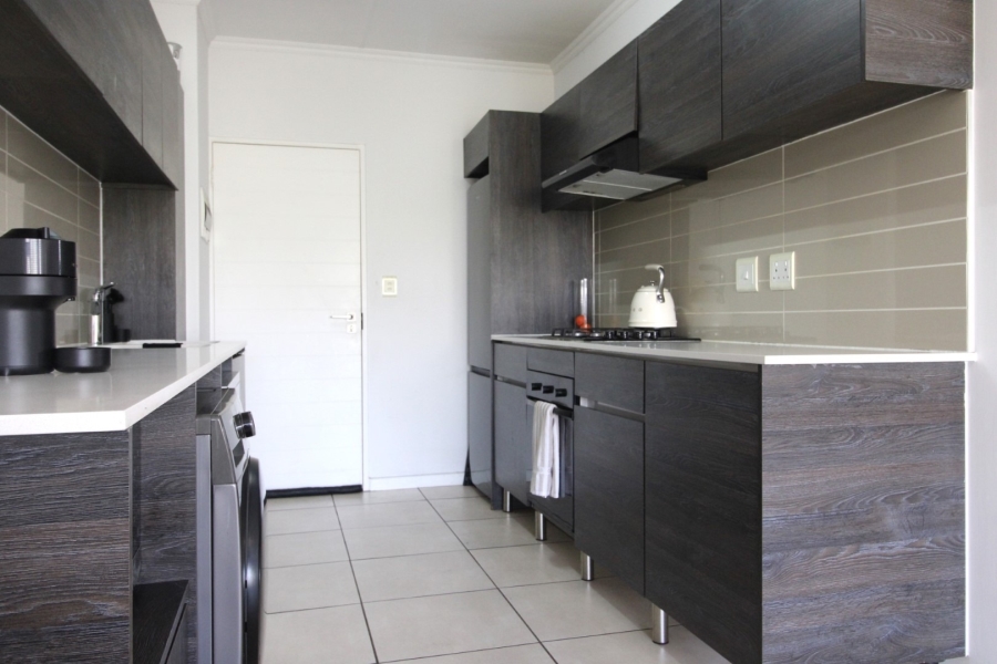 To Let 1 Bedroom Property for Rent in Olivedale Gauteng